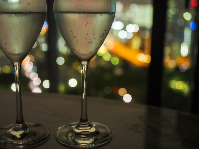 夜景を見ながらワイン