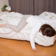 そのむくみ・便秘は冷えのせい？ストッキング・ソックス選びで冷え性撃退！